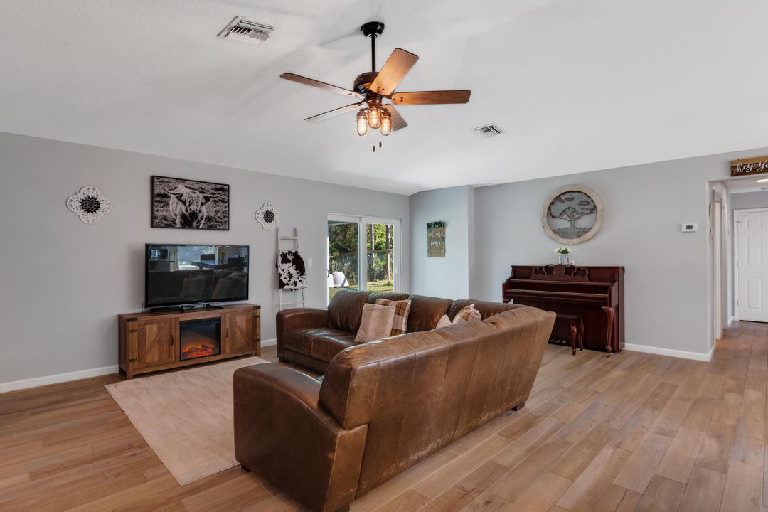 Active With Contract: $544,900 (3 beds, 2 baths, 1695 Square Feet)