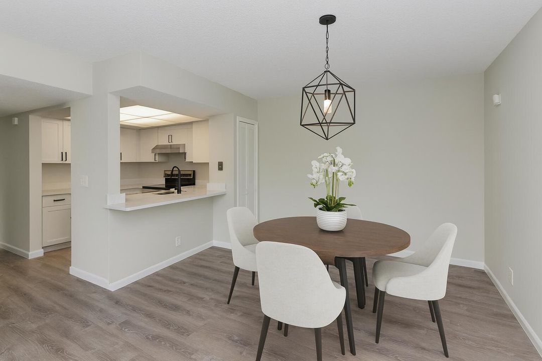 For Rent: $1,900 (2 beds, 2 baths, 964 Square Feet)