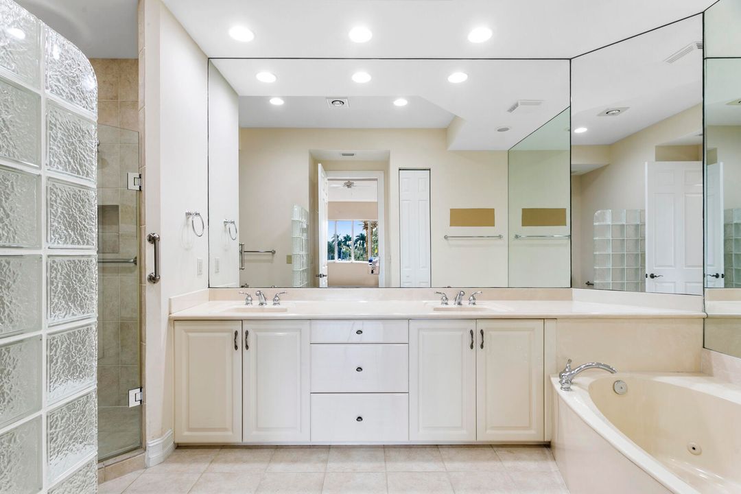 En Venta: $609,000 (3 camas, 3 baños, 2750 Pies cuadrados)