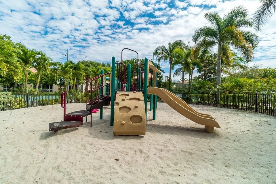 Под контрактом: $2,650 (3 спален, 2 ванн, 1651 Квадратных фут)