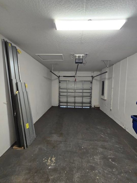 Под контрактом: $2,650 (3 спален, 2 ванн, 1651 Квадратных фут)