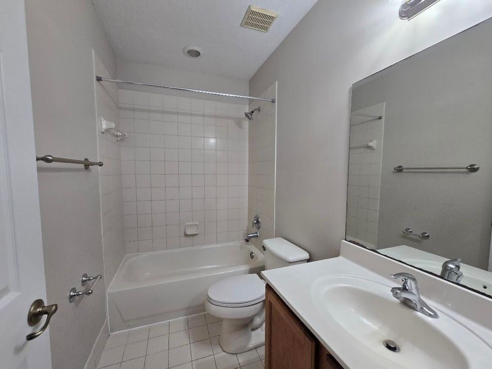 Под контрактом: $2,650 (3 спален, 2 ванн, 1651 Квадратных фут)