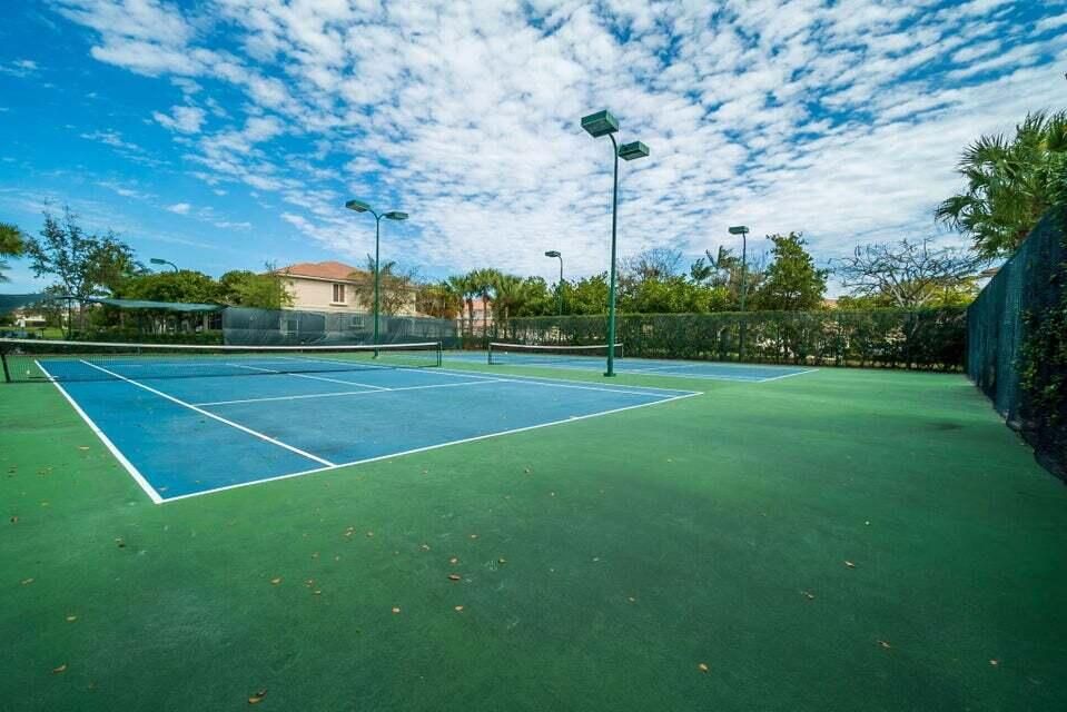 Под контрактом: $2,650 (3 спален, 2 ванн, 1651 Квадратных фут)