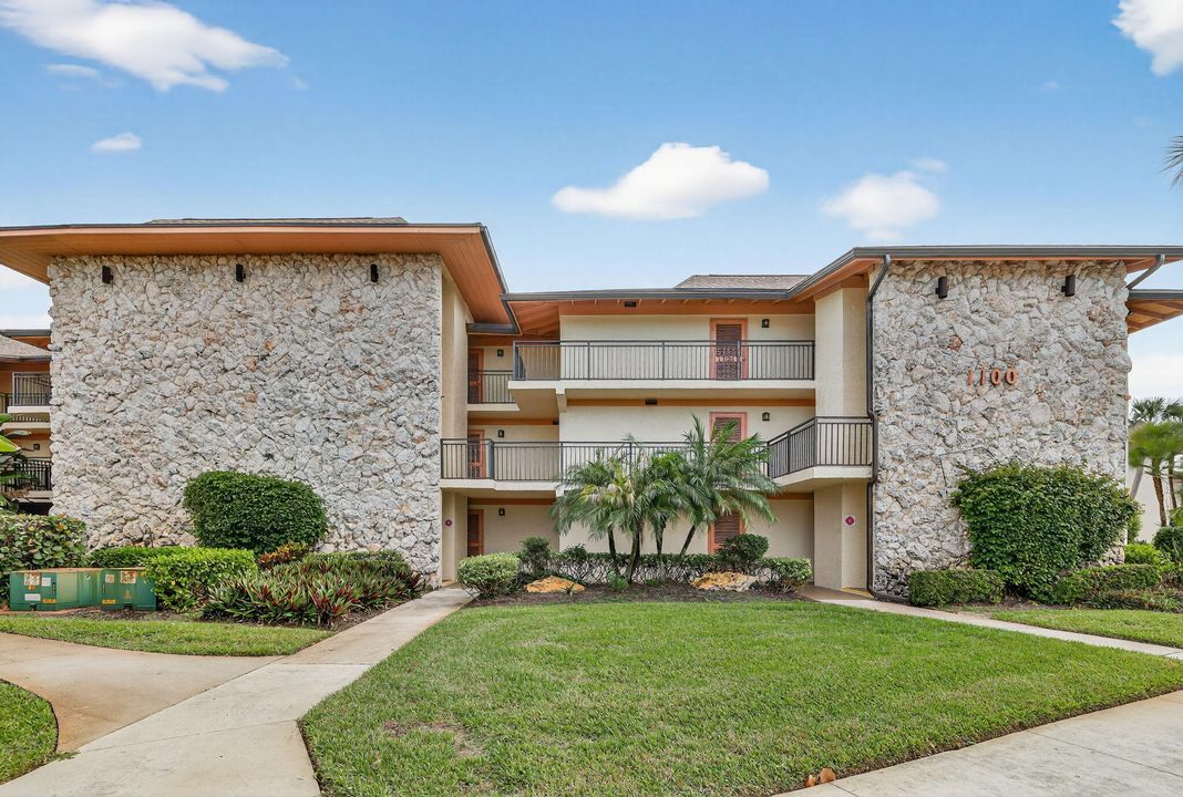 待售: $239,000 (1 贝兹, 1 浴室, 689 平方英尺)