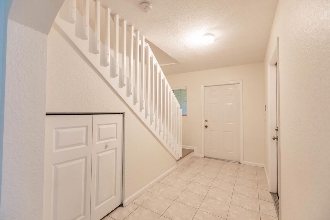 Active With Contract: $2,550 (3 beds, 2 baths, 1612 Square Feet)