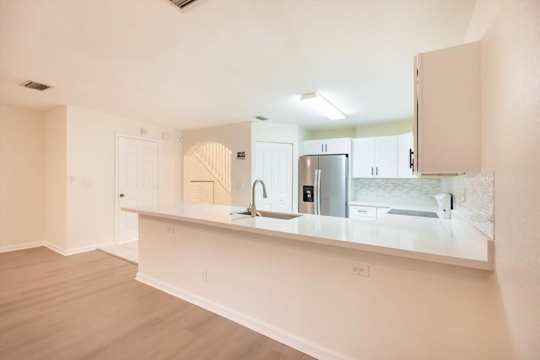 Active With Contract: $2,550 (3 beds, 2 baths, 1612 Square Feet)