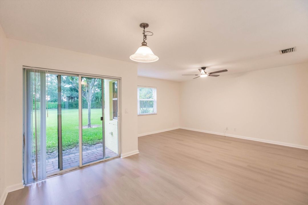 Active With Contract: $2,550 (3 beds, 2 baths, 1612 Square Feet)