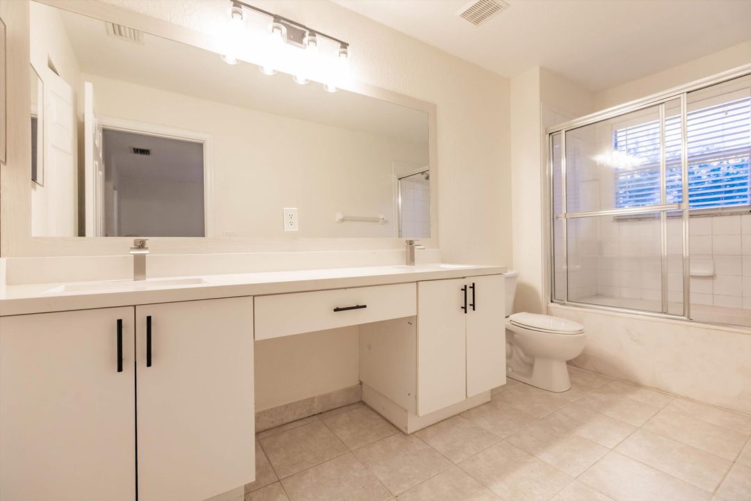 Active With Contract: $2,550 (3 beds, 2 baths, 1612 Square Feet)