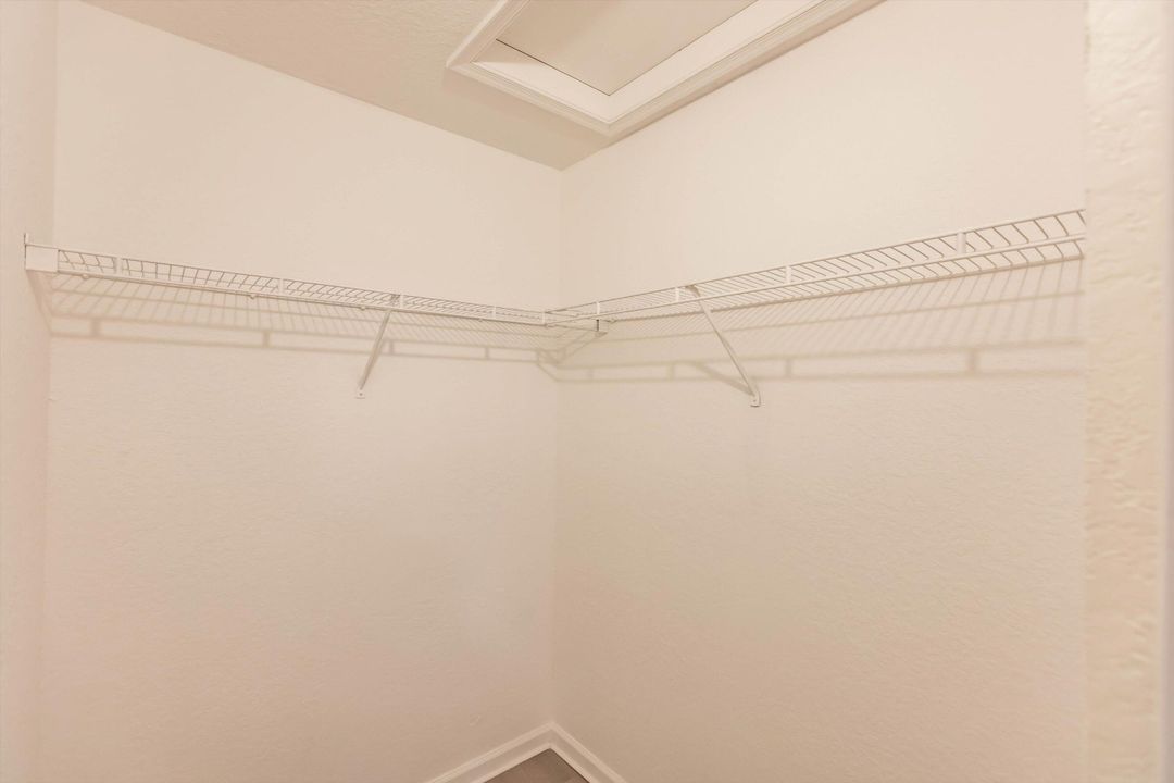 Active With Contract: $2,550 (3 beds, 2 baths, 1612 Square Feet)