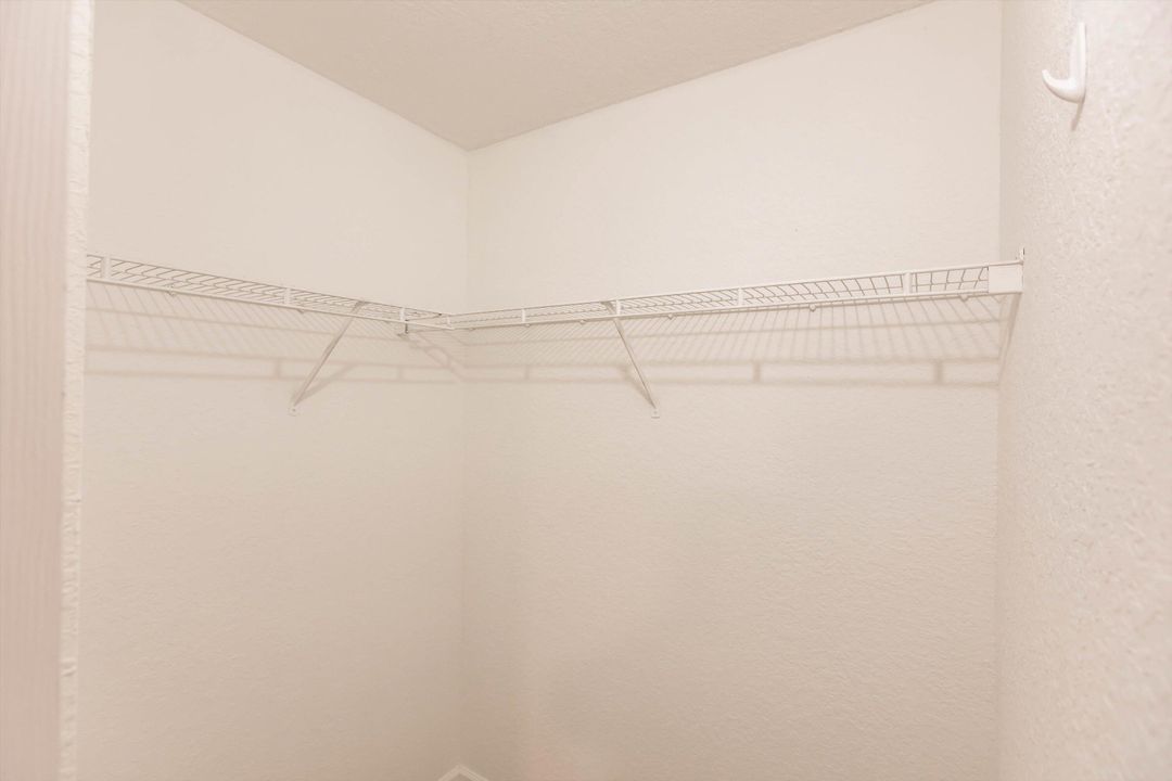 Active With Contract: $2,550 (3 beds, 2 baths, 1612 Square Feet)