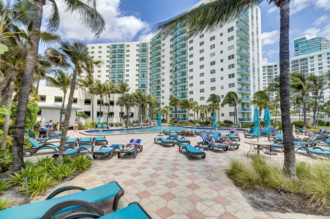 出租: $3,800 (2 贝兹, 2 浴室, 1176 平方英尺)