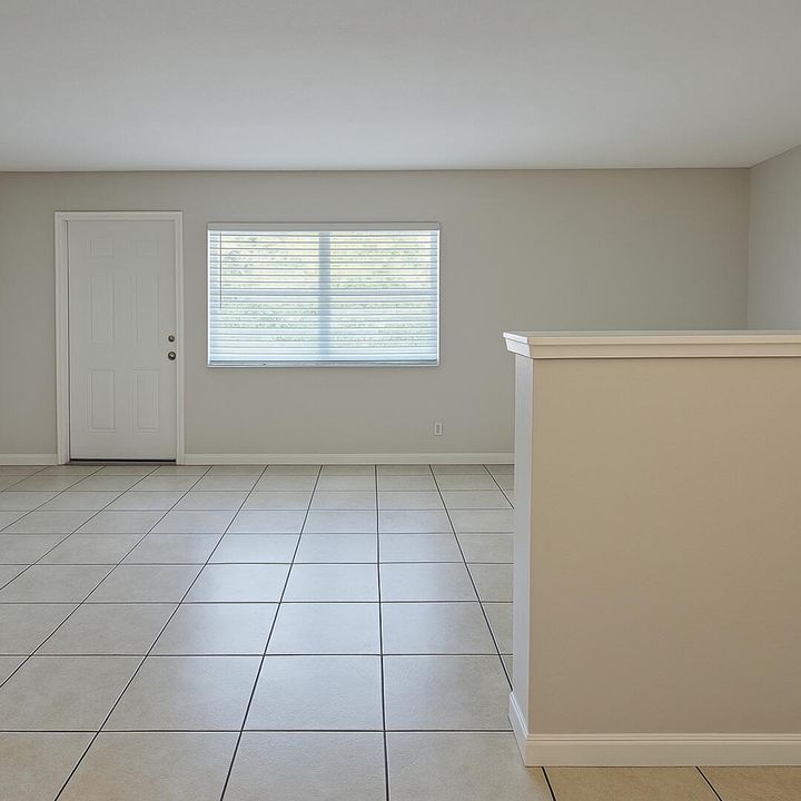 合同活跃: $1,725 (1 贝兹, 1 浴室, 675 平方英尺)