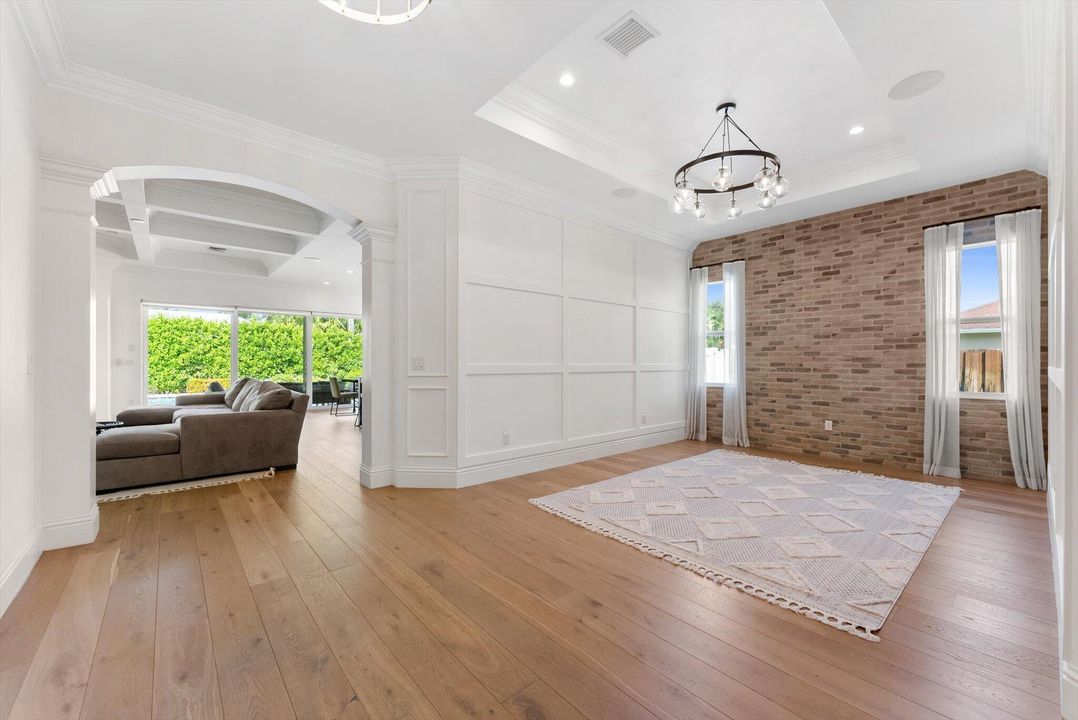 For Sale: $2,175,000 (5 beds, 3 baths, 2808 Square Feet)