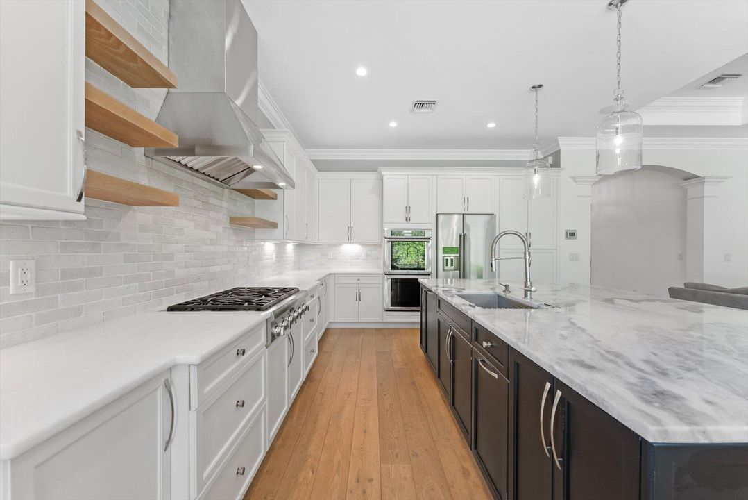 For Sale: $2,175,000 (5 beds, 3 baths, 2808 Square Feet)