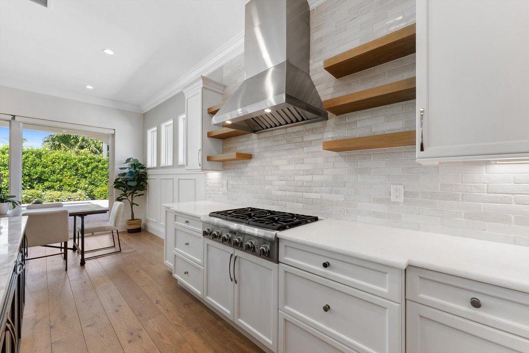 For Sale: $2,175,000 (5 beds, 3 baths, 2808 Square Feet)