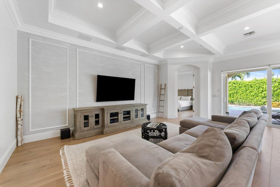 For Sale: $2,175,000 (5 beds, 3 baths, 2808 Square Feet)