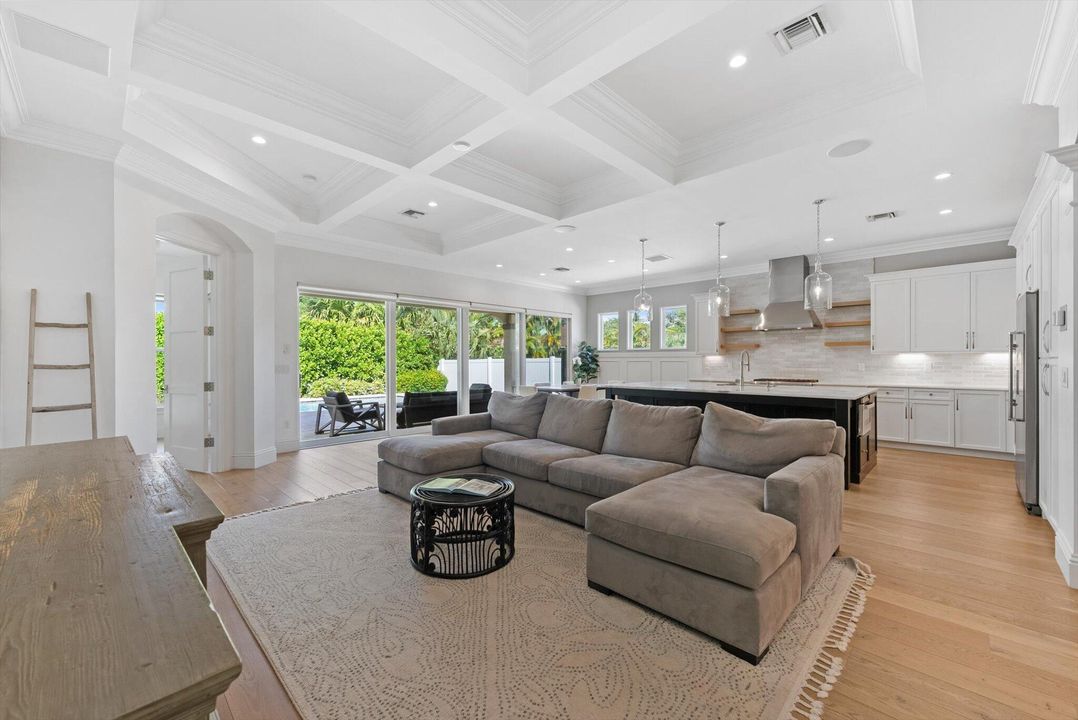 For Sale: $2,175,000 (5 beds, 3 baths, 2808 Square Feet)