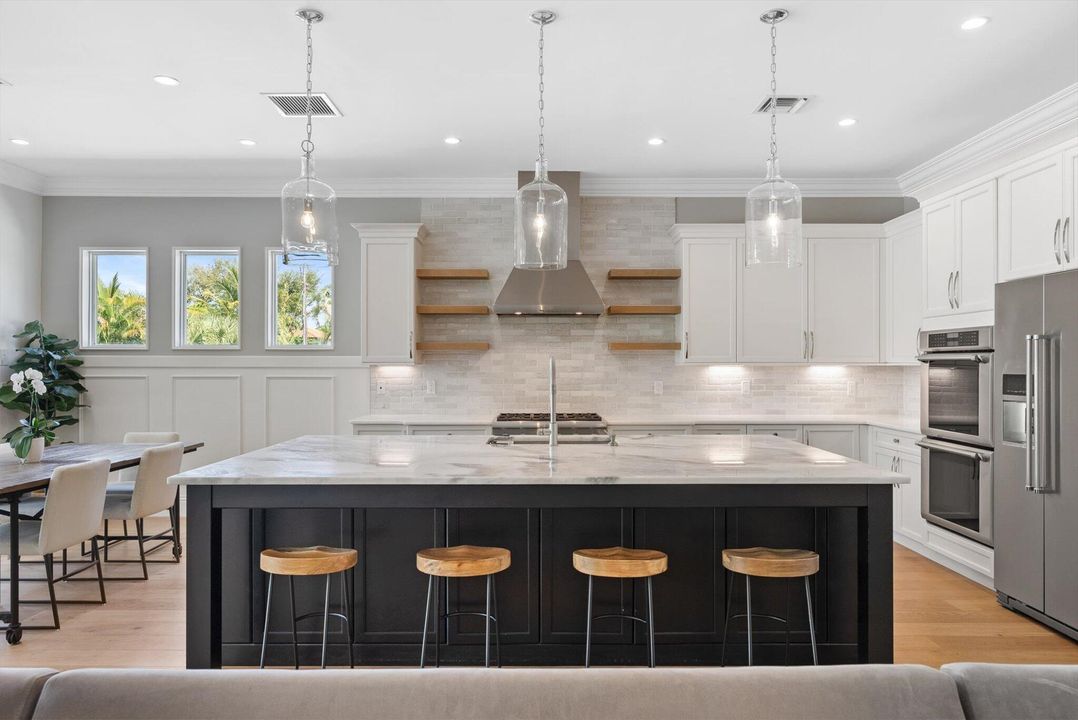 For Sale: $2,175,000 (5 beds, 3 baths, 2808 Square Feet)