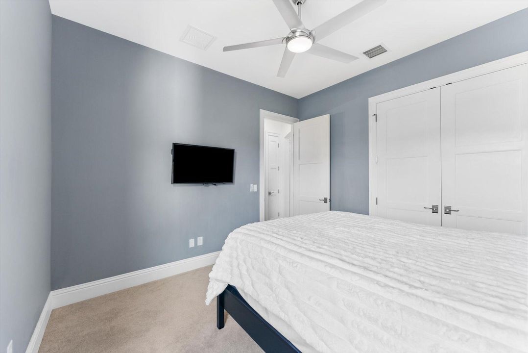 For Sale: $2,175,000 (5 beds, 3 baths, 2808 Square Feet)