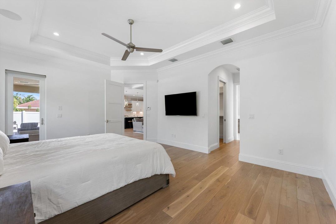 For Sale: $2,175,000 (5 beds, 3 baths, 2808 Square Feet)