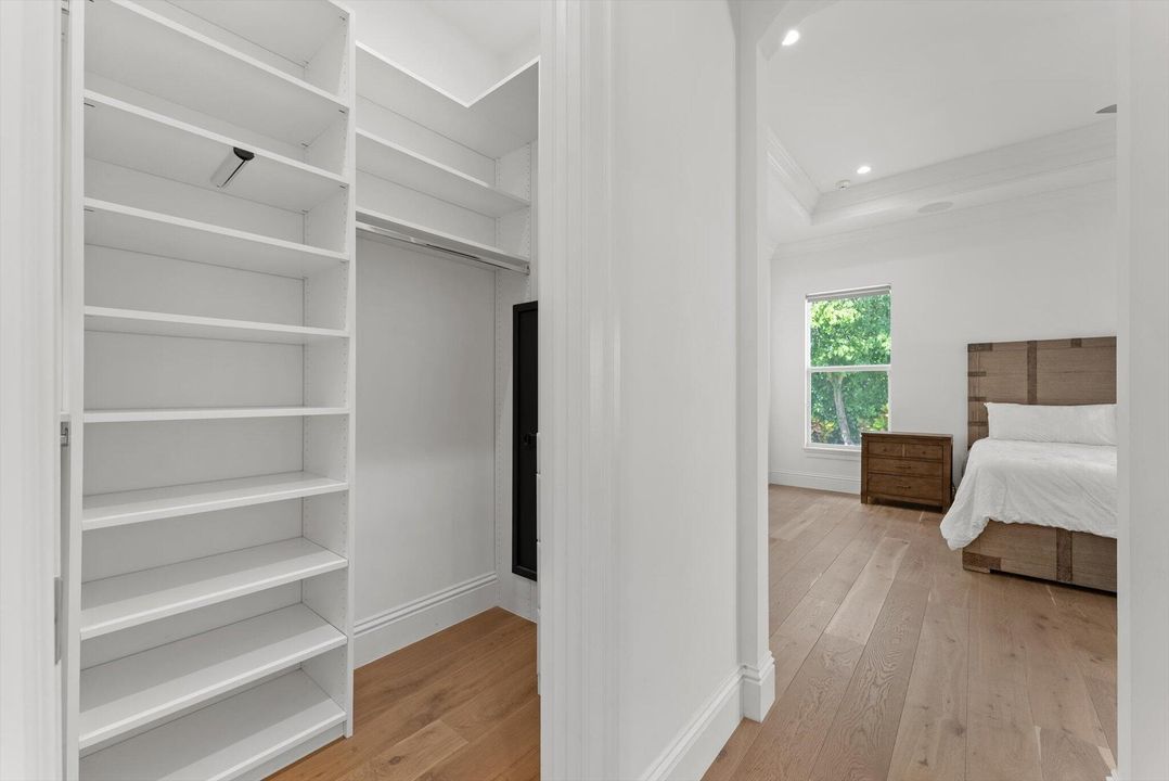 For Sale: $2,175,000 (5 beds, 3 baths, 2808 Square Feet)