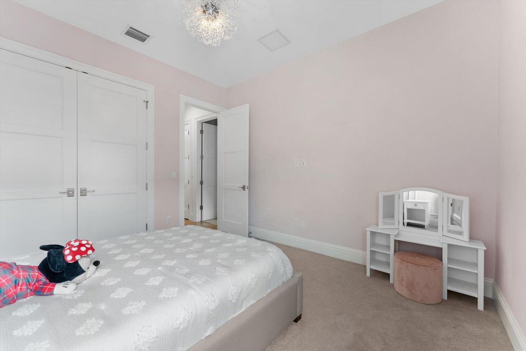 For Sale: $2,175,000 (5 beds, 3 baths, 2808 Square Feet)