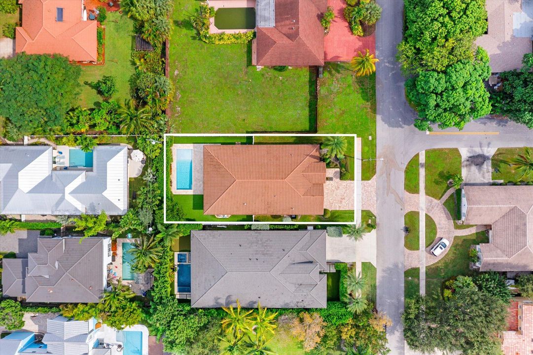 For Sale: $2,175,000 (5 beds, 3 baths, 2808 Square Feet)