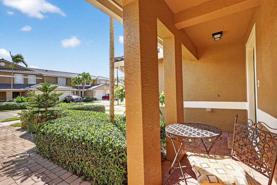 待售: $319,000 (3 贝兹, 2 浴室, 1248 平方英尺)