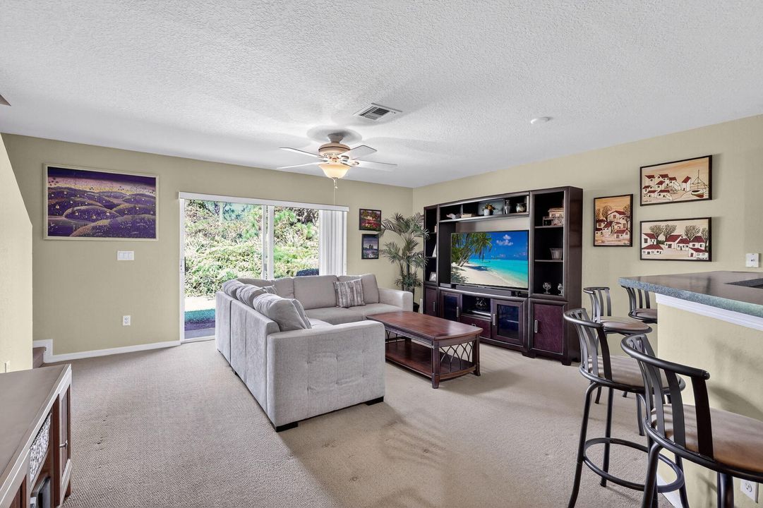 待售: $319,000 (3 贝兹, 2 浴室, 1248 平方英尺)