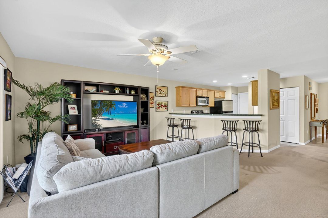 待售: $319,000 (3 贝兹, 2 浴室, 1248 平方英尺)