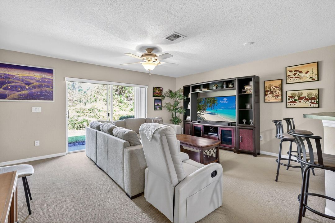 待售: $319,000 (3 贝兹, 2 浴室, 1248 平方英尺)