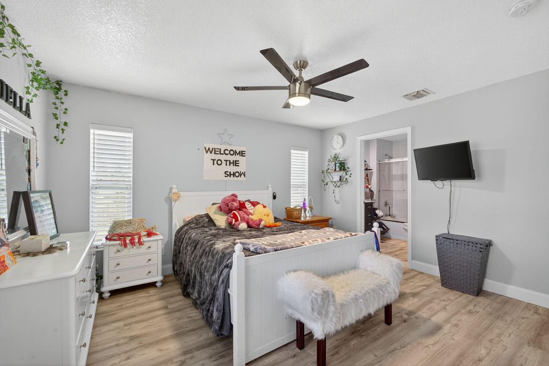 For Sale: $1,499,000 (3 beds, 3 baths, 1776 Square Feet)