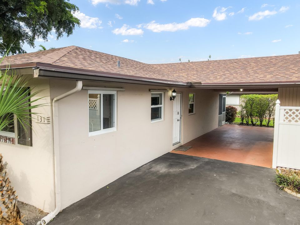 En Venta: $245,000 (2 camas, 2 baños, 950 Pies cuadrados)