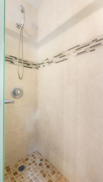 En Venta: $245,000 (2 camas, 2 baños, 950 Pies cuadrados)