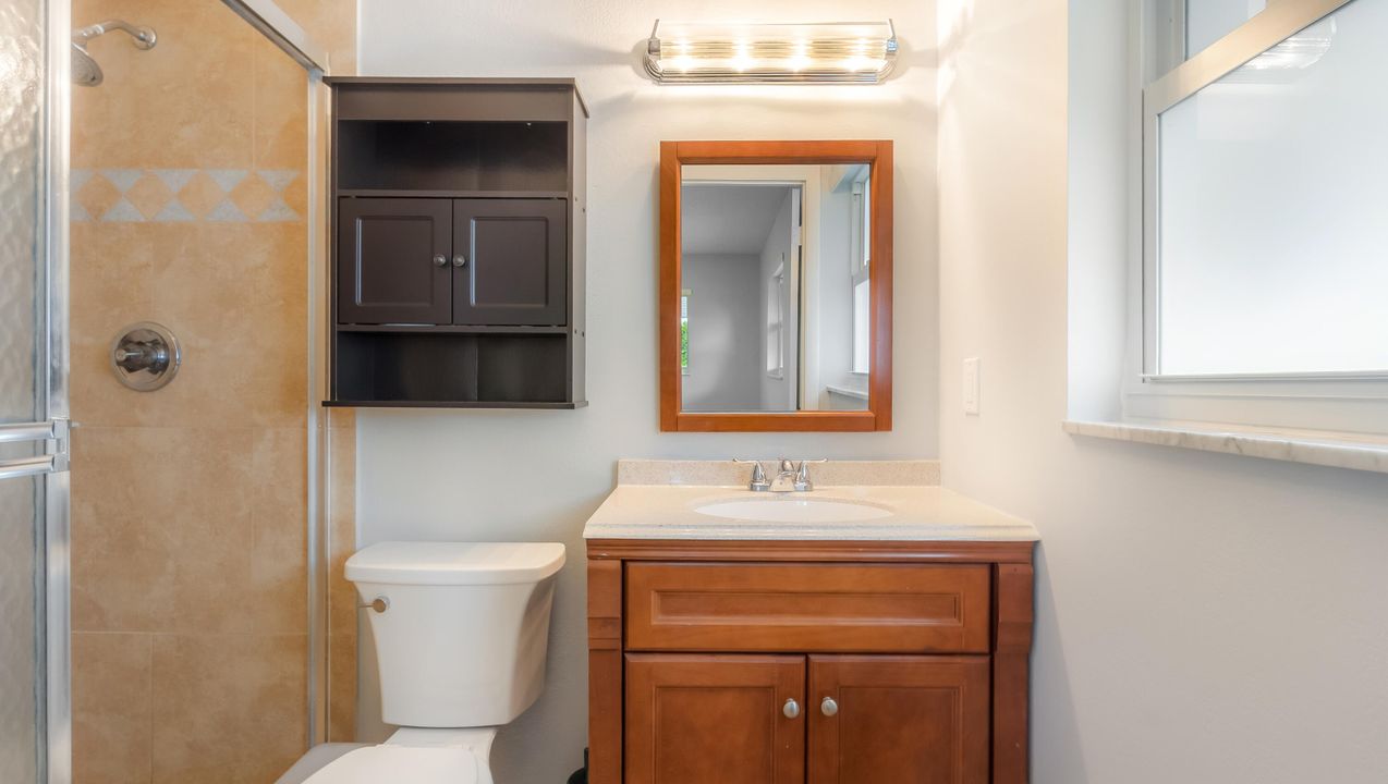 En Venta: $245,000 (2 camas, 2 baños, 950 Pies cuadrados)