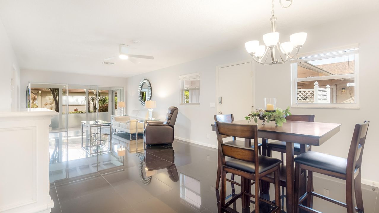 En Venta: $245,000 (2 camas, 2 baños, 950 Pies cuadrados)