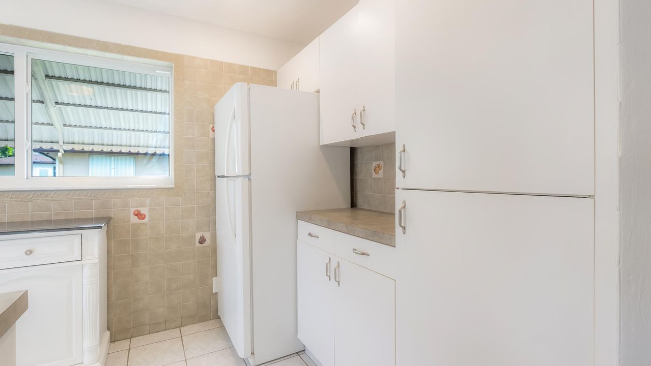 En Venta: $245,000 (2 camas, 2 baños, 950 Pies cuadrados)