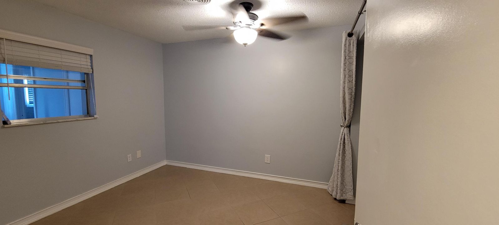 出租: $2,300 (2 贝兹, 1 浴室, 1073 平方英尺)