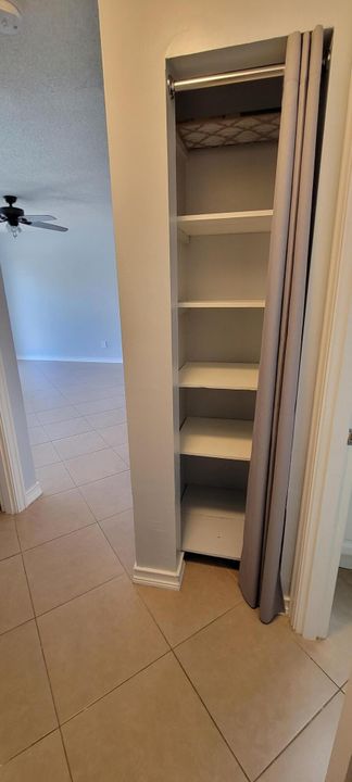 出租: $2,300 (2 贝兹, 1 浴室, 1073 平方英尺)