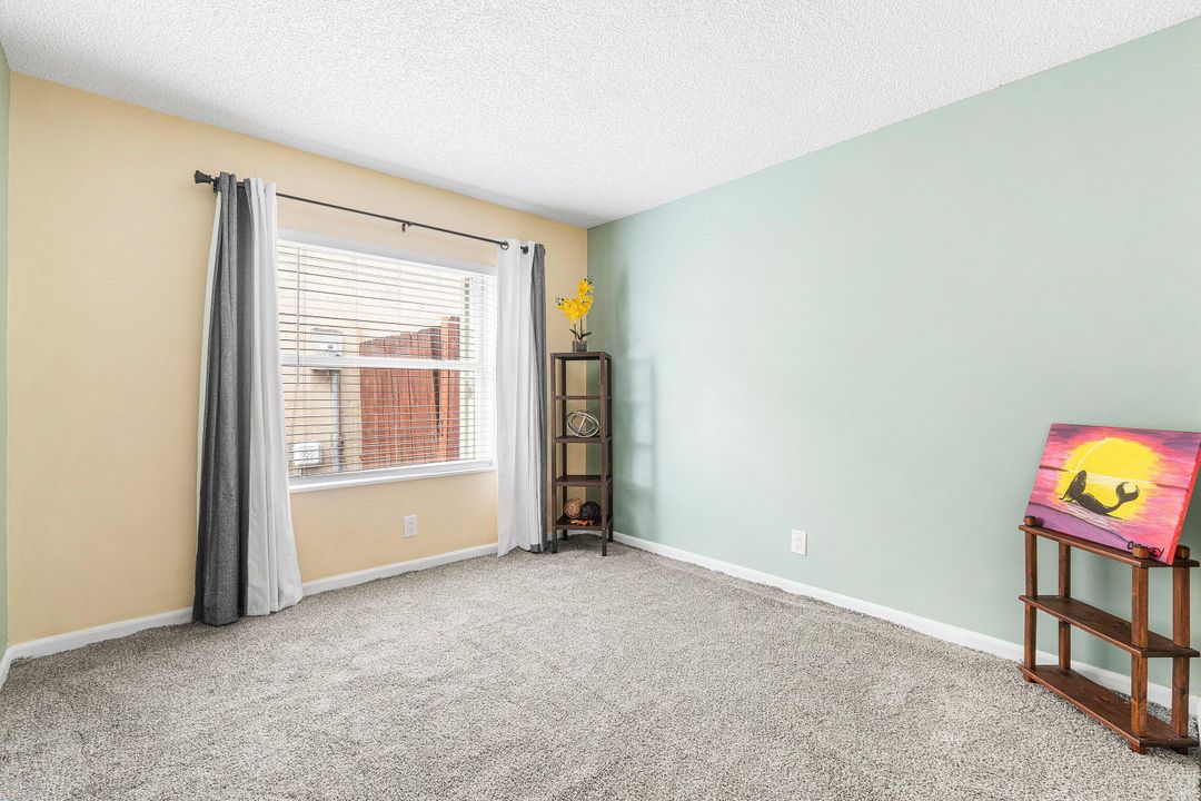 Active With Contract: $425,000 (3 beds, 2 baths, 1417 Square Feet)