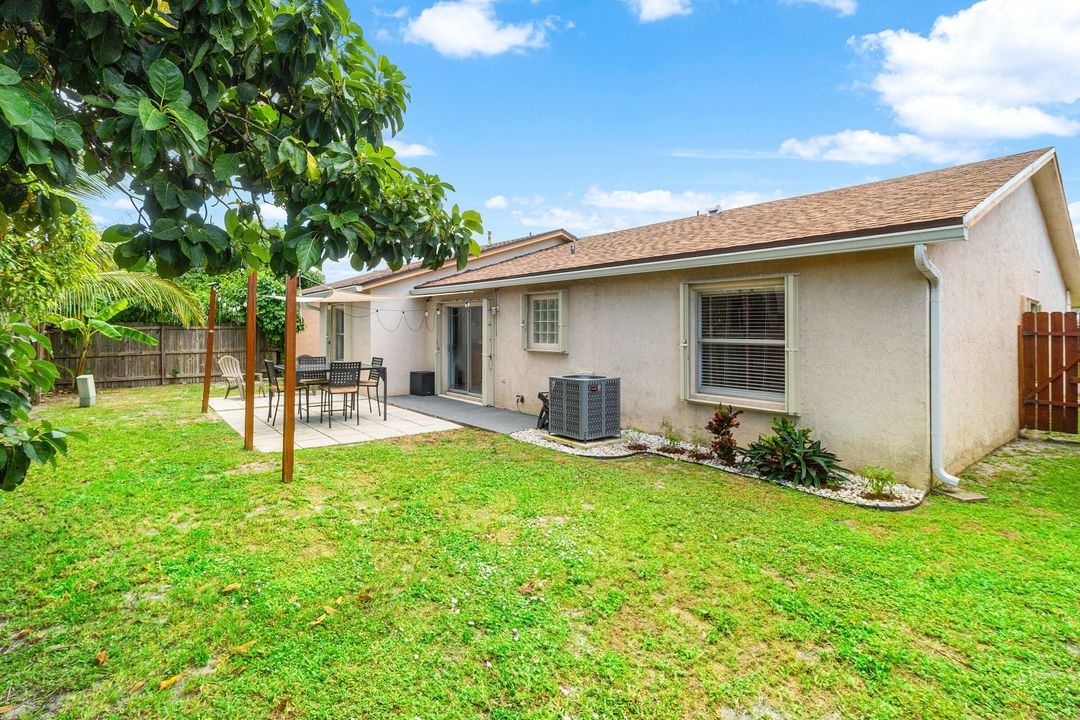 Active With Contract: $425,000 (3 beds, 2 baths, 1417 Square Feet)