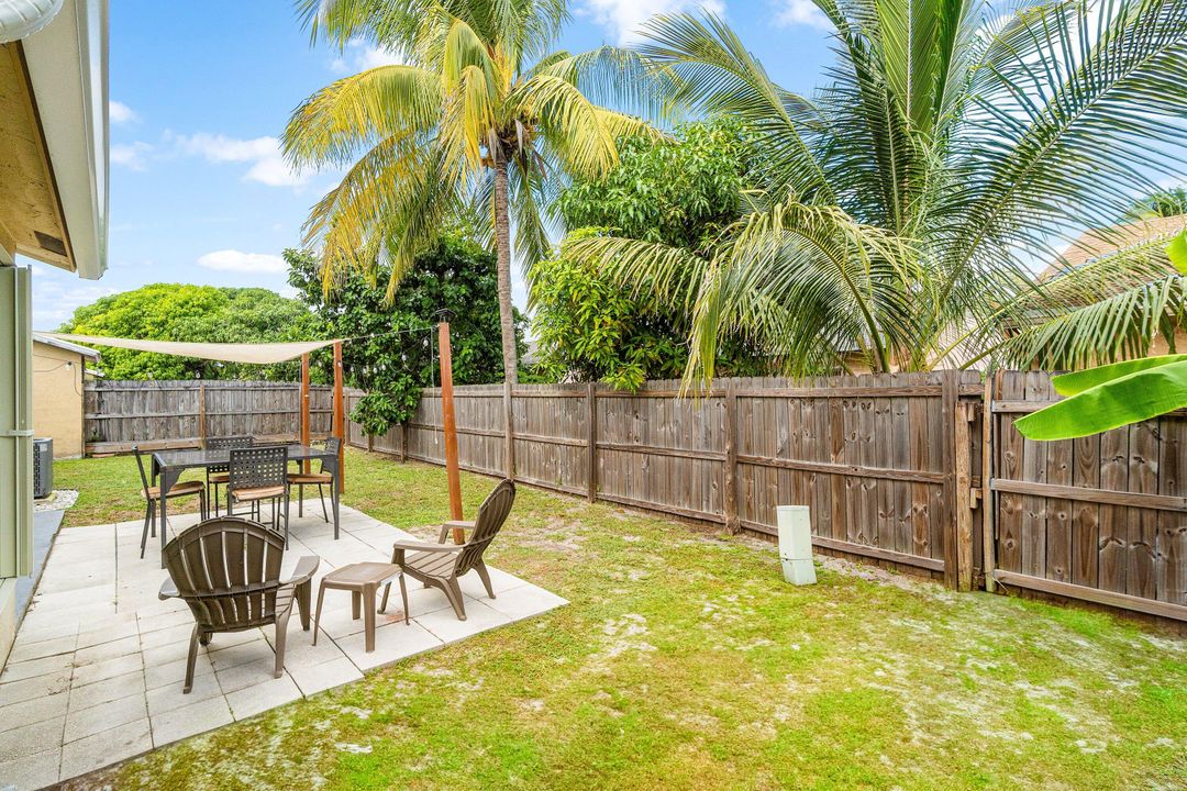 Active With Contract: $425,000 (3 beds, 2 baths, 1417 Square Feet)