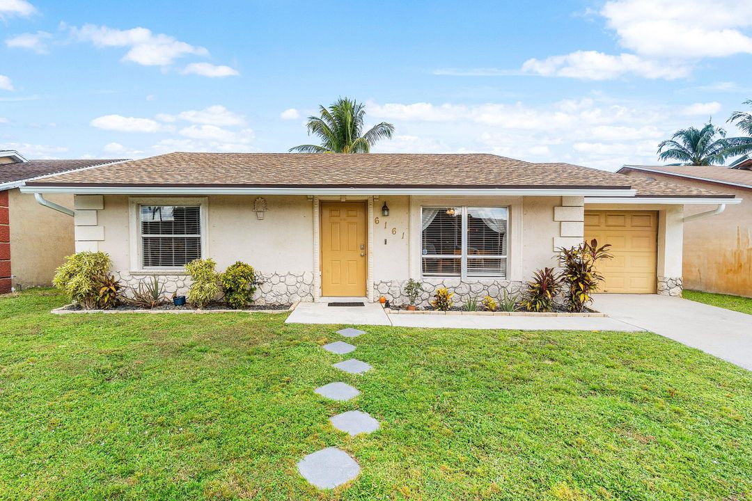 Active With Contract: $425,000 (3 beds, 2 baths, 1417 Square Feet)