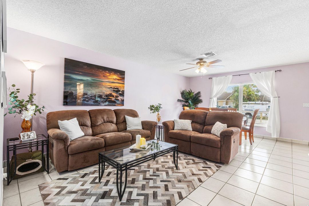 Active With Contract: $425,000 (3 beds, 2 baths, 1417 Square Feet)