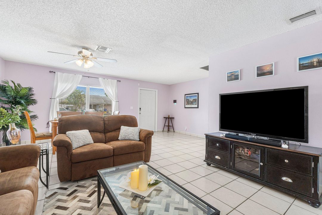 Active With Contract: $425,000 (3 beds, 2 baths, 1417 Square Feet)