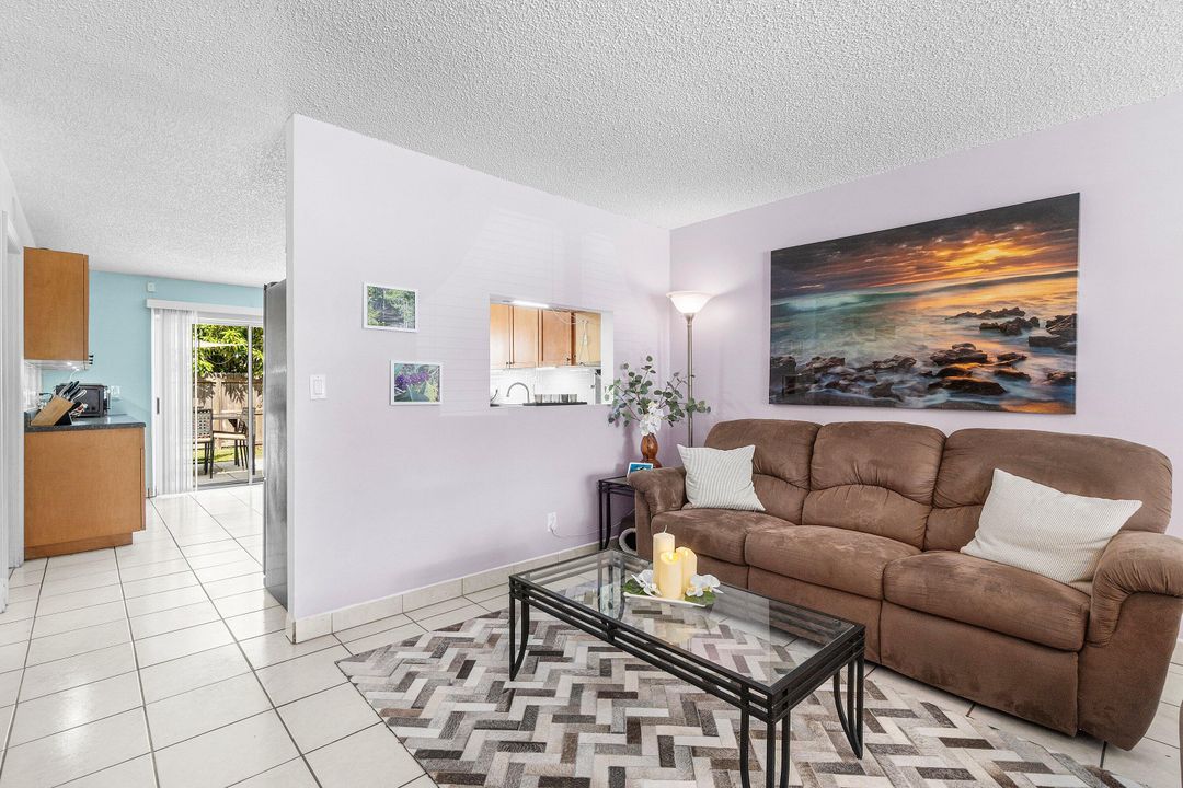 Active With Contract: $425,000 (3 beds, 2 baths, 1417 Square Feet)