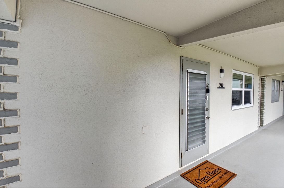 待售: $149,000 (2 贝兹, 2 浴室, 880 平方英尺)