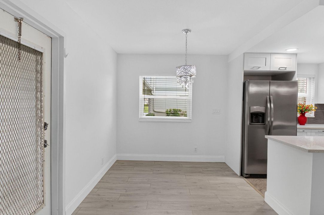 待售: $149,000 (2 贝兹, 2 浴室, 880 平方英尺)