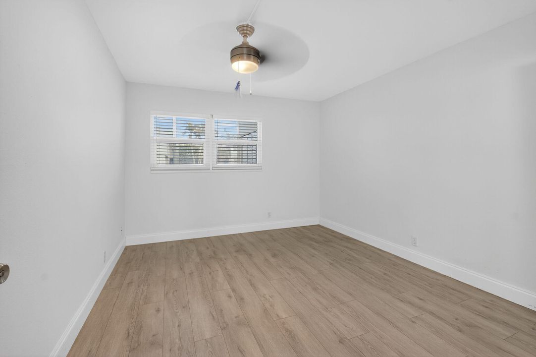 待售: $149,000 (2 贝兹, 2 浴室, 880 平方英尺)