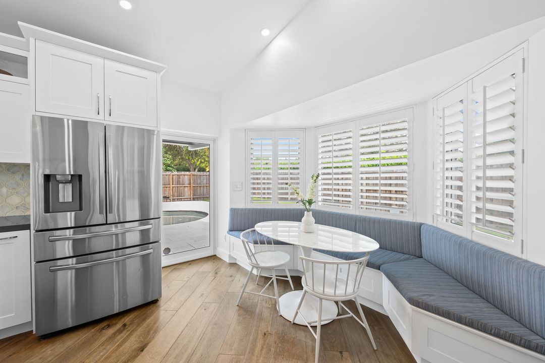 合同活跃: $1,399,000 (4 贝兹, 2 浴室, 2131 平方英尺)